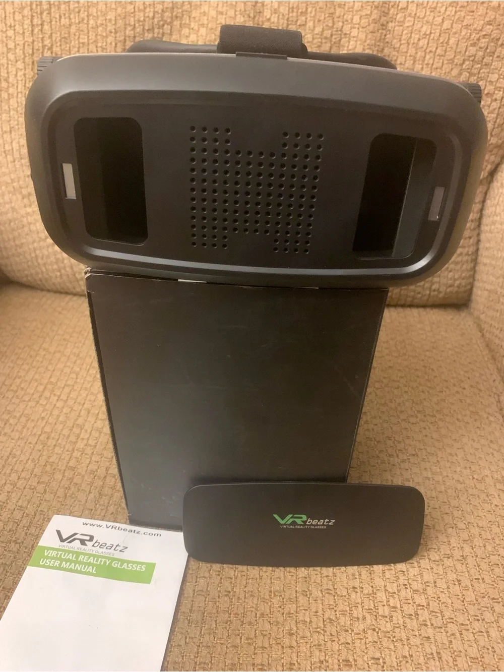 Black Smartphone VR Headset with Adjustable Focus